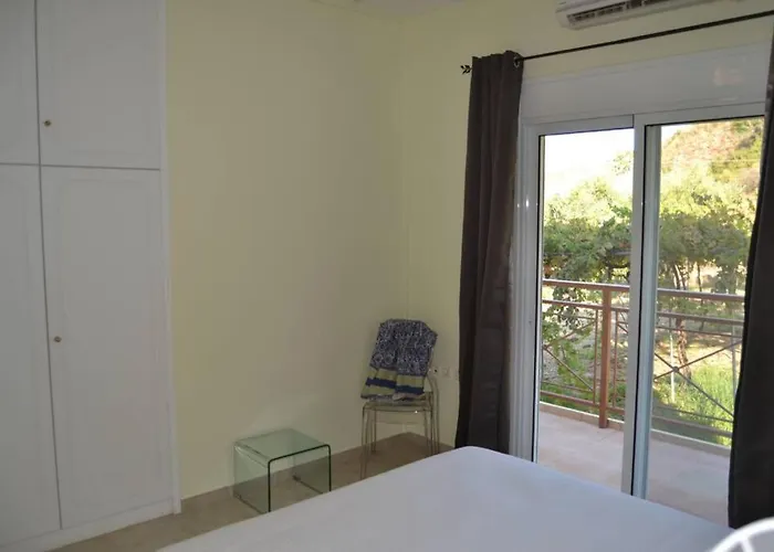 Melpomeni Villa Sinoikismos Plakalona