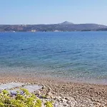 Melpomeni Sinoikismos Plakalona