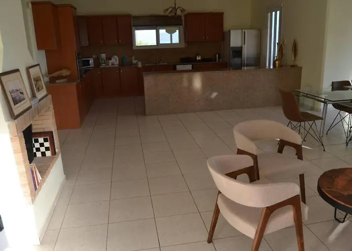 Melpomeni Sinoikismos Plakalona