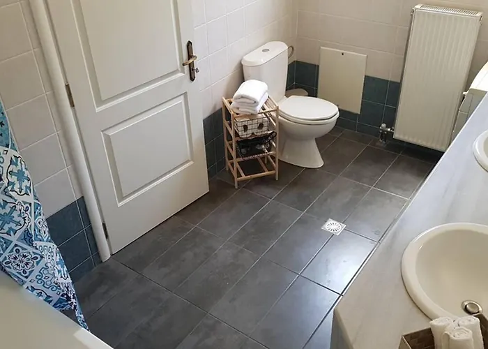 Melpomeni Sinoikismos Plakalona